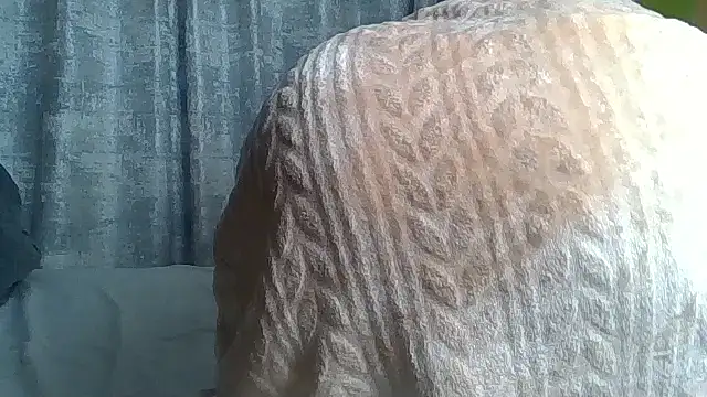 Snapshot of Fine_assie chatting on 04-29-26, 11:33 Fine assie online show from 04-29-26, 11:33