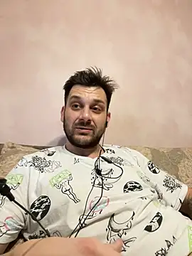 Snapshot of MaeltraJoy chatting on 01-31-25, 09:48 MaeltraJoy online show from 01-31-25, 09:48