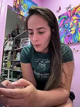 Snapshot of Rousse92 chatting on 05-18-26, 01:02 Rousse92 online show from 05-18-26, 01:02