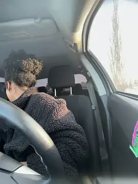 Your Paris online show from 12-21-25, 07:54