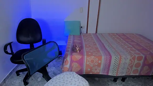 iris torrez  online show from 09-21-25, 02:29