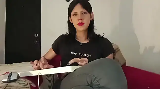 Snapshot of lucydreamm chatting on 12-17-24, 02:55 lucydreamm online show from 12-17-24, 02:55