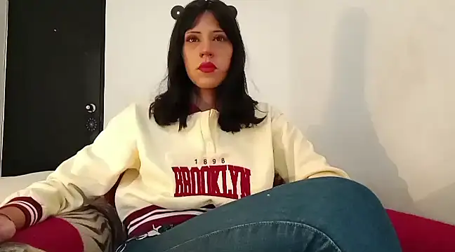 Snapshot of lucydreamm chatting on 12-22-24, 08:58 lucydreamm online show from 12-22-24, 08:58