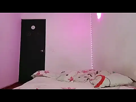 Snapshot of lucydreamm chatting on 10-01-25, 01:11 lucydreamm online show from 10-01-25, 01:11