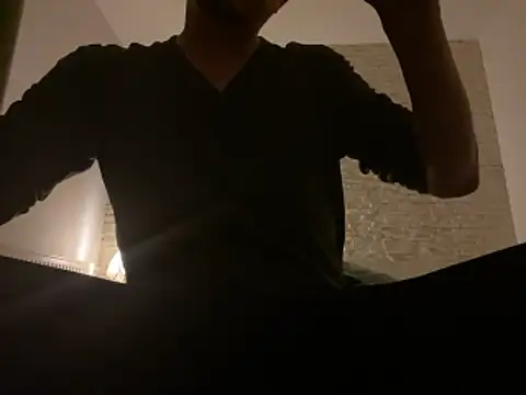 Snapshot of deskriptive chatting on 05-14-26, 03:24 deskriptive online show from 05-14-26, 03:24