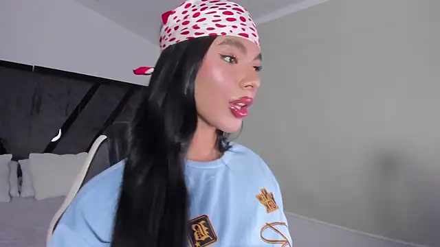 IsabelleFoxx  online show from 10-21-25, 10:10