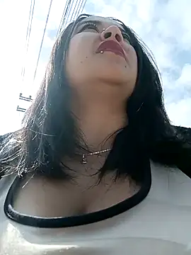 Snapshot of Cristal__04 chatting on 01-16-25, 02:41 Cristal 04 online show from 01-16-25, 02:41