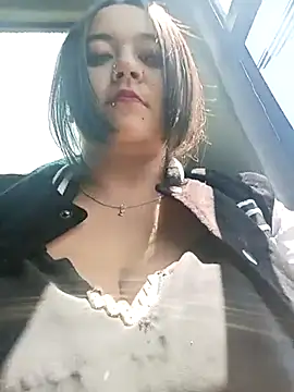 Snapshot of Cristal__04 chatting on 02-17-25, 07:53 Cristal 04 online show from 02-17-25, 07:53