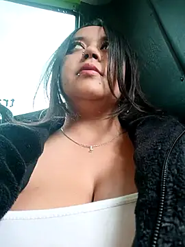 Snapshot of Cristal__04 chatting on 10-18-25, 03:02 Cristal 04 online show from 10-18-25, 03:02