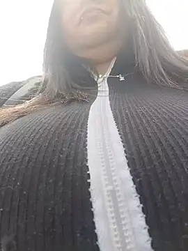Snapshot of Cristal__04 chatting on 06-05-26, 05:07 Cristal 04 online show from 06-05-26, 05:07