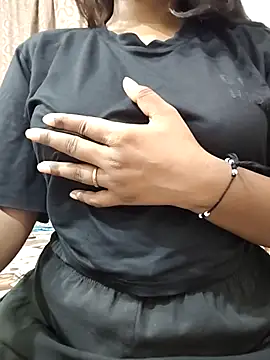 Snapshot of MohiniHott chatting on 07-19-26, 05:33 MohiniHott online show from 07-19-26, 05:33