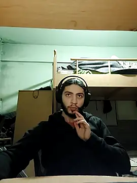 Snapshot of kleineid77 chatting on 12-16-25, 05:51 kleineid77 online show from 12-16-25, 05:51