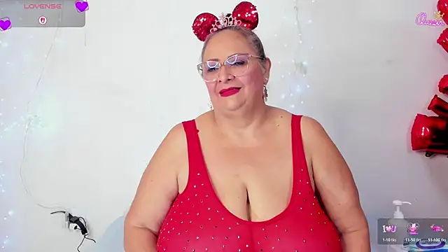 Snapshot of BBW_salome chatting on 04-23-26, 07:27 BBW salome online show from 04-23-26, 07:27