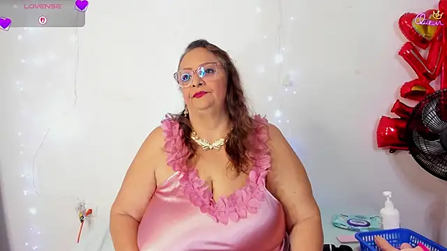 Snapshot of BBW_salome chatting on 04-30-26, 08:04 BBW salome online show from 04-30-26, 08:04