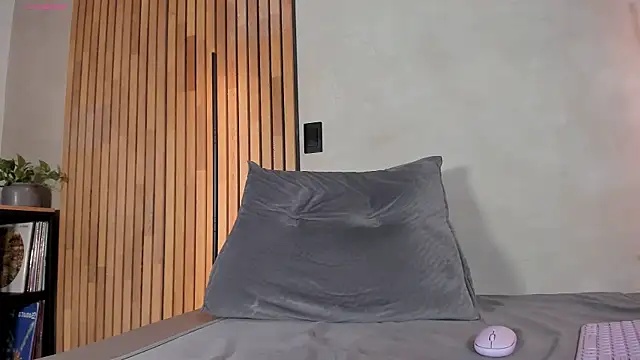 honeyhot69   online show from 01-11-26, 12:10