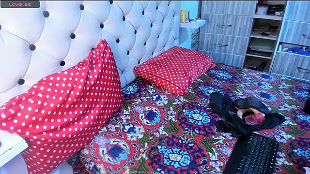 Krystal Cruz online show from 02-28-25, 11:36