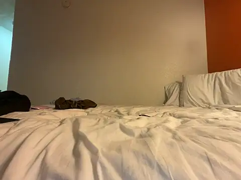 Snapshot of tatted-bitty chatting on 11-18-25, 04:06 tatted-bitty online show from 11-18-25, 04:06