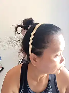 Snapshot of Fon_Bigboobs chatting on 12-04-25, 05:17 Fon Bigboobs online show from 12-04-25, 05:17