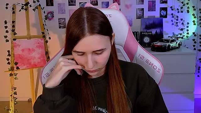 AliceCharmy online show from 02-05-25, 01:11