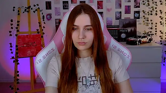 AliceCharmy online show from 03-18-25, 03:42