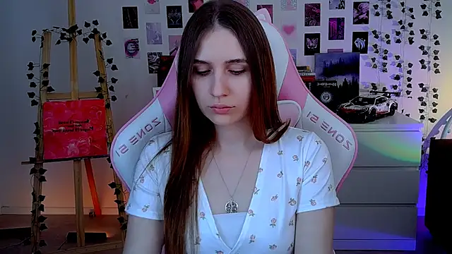 AliceCharmy online show from 09-17-25, 11:12