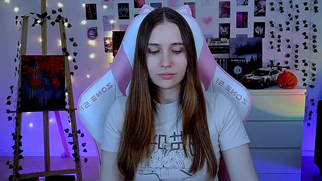 AliceCharmy online show from 10-23-25, 05:29