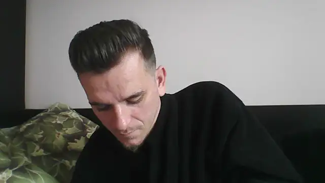 Huge cock22cm online show from 03-02-25, 11:18