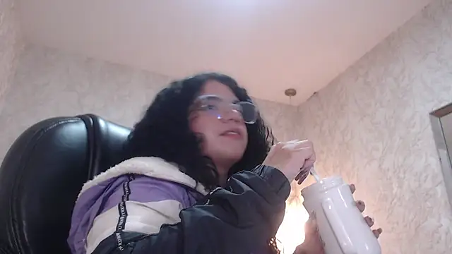 EmmaCowperr online show from 01-09-25, 10:41