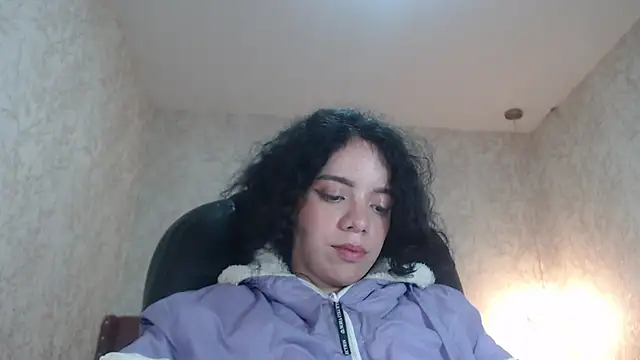 EmmaCowperr online show from 01-11-25, 07:06