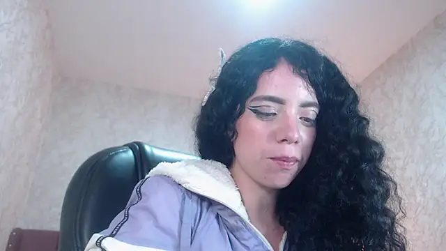 EmmaCowperr online show from 01-12-25, 12:55