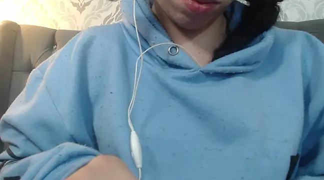 EmmaCowperr online show from 02-28-25, 07:14