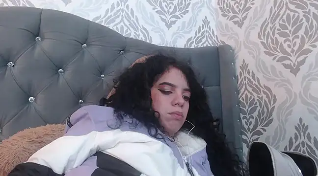 EmmaCowperr online show from 03-07-25, 08:44