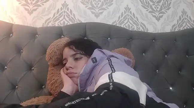 EmmaCowperr online show from 03-20-25, 05:58