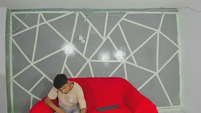 oliverhot2005 online show from 01-14-25, 08:59