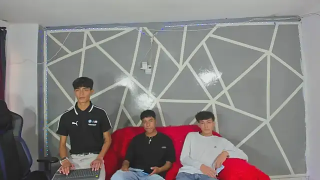 oliverhot2005 online show from 01-15-25, 06:08