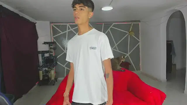 oliverhot2005 online show from 01-28-25, 10:12