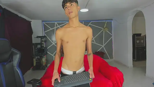 oliverhot2005 online show from 01-29-25, 04:26