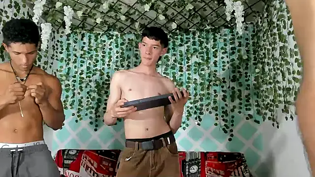 oliverhot2005 online show from 02-23-25, 07:38