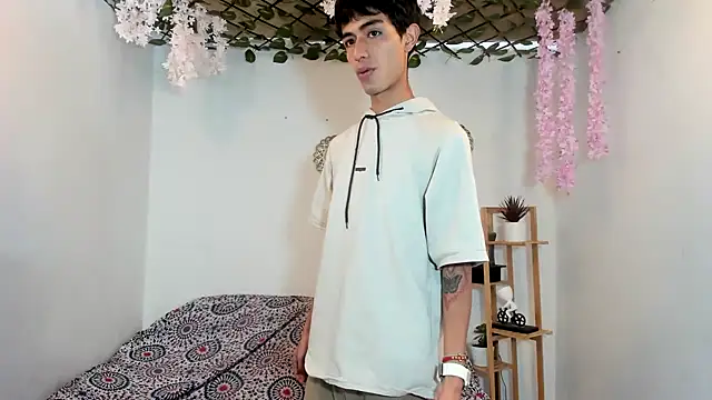 oliverhot2005 online show from 09-13-25, 03:45