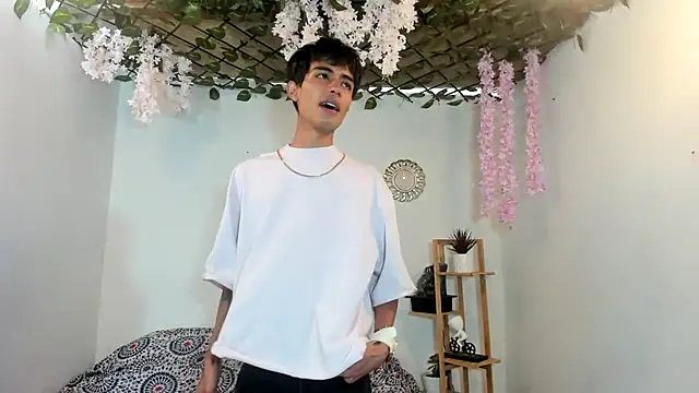 oliverhot2005 online show from 09-14-25, 05:01