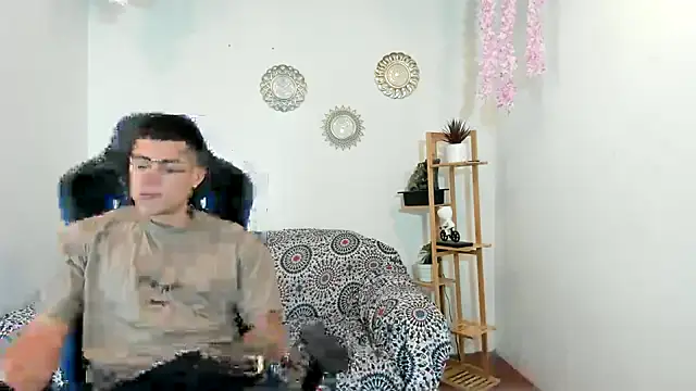 oliverhot2005 online show from 09-20-25, 08:54