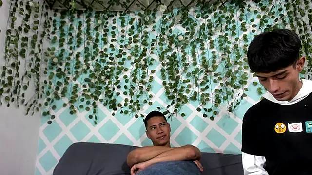 oliverhot2005 online show from 10-12-25, 04:17