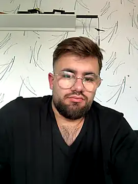 yxssxn24403 online show from 10-05-25, 12:25