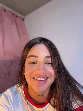 Snapshot of Little_Gaby_ chatting on 07-22-26, 04:59 Little Gaby online show from 07-22-26, 04:59