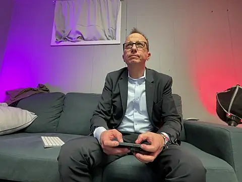 mouser21212 online show from 01-31-25, 07:39