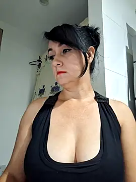 Snapshot of taalia chatting on 12-23-24, 11:49 taalia online show from 12-23-24, 11:49