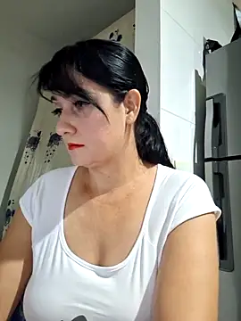 Snapshot of taalia chatting on 03-08-25, 02:12 taalia online show from 03-08-25, 02:12