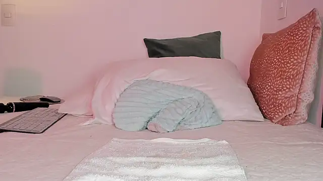 alyjonesoficiall online show from 12-23-24, 09:51