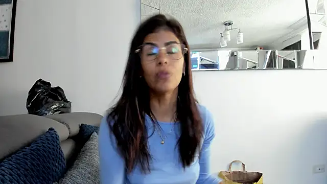 Snapshot of karlina_charlotte1 chatting on 03-03-25, 01:20 karlina charlotte1 online show from 03-03-25, 01:20