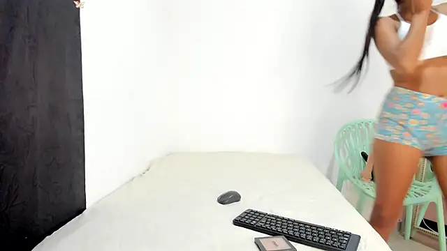 Vicky Freedom online show from 04-06-26, 05:52